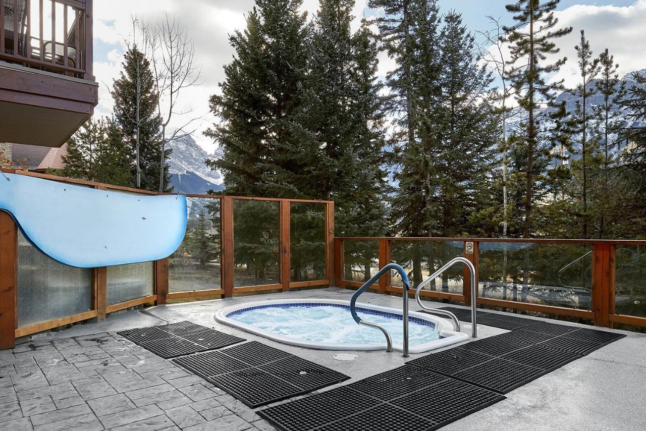 Mountain View Escape With Open Hot Tub, Views!! Canmore Exterior foto
